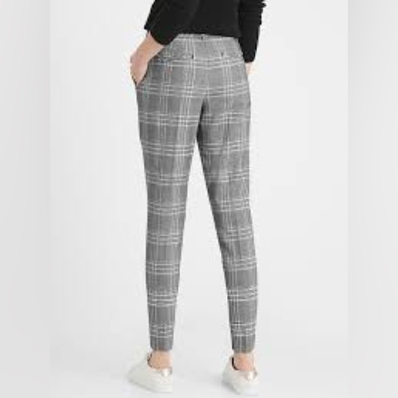 Banana Republic NWOT High Rise Pleated Tapered Leg Plaid Trousers - Picture 2 of 8